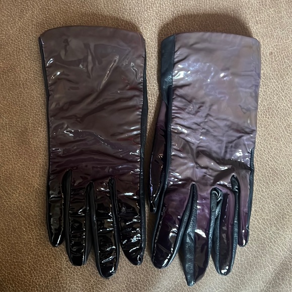 Prada purple and black ombré leather and patent leather gloves - Picture 1 of 10